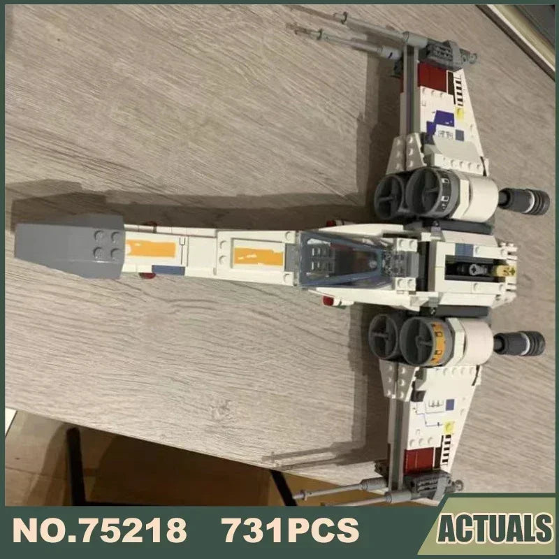 🚀 Nave Espacial T-65 – Kit de Blocos de Montar (815 Peças)